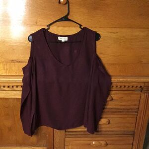 Cloth & Stone Cold Shoulder Top